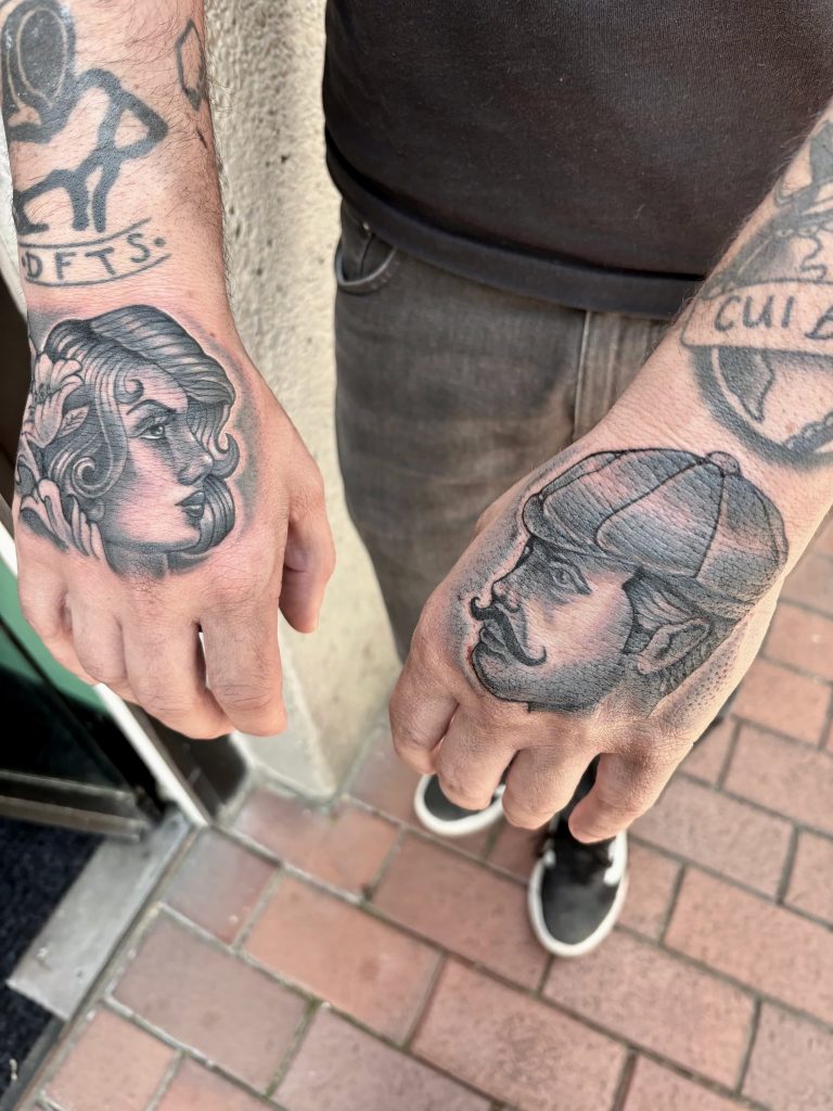 Color For Sinners – Tätowierstudio in Ulm – Hands