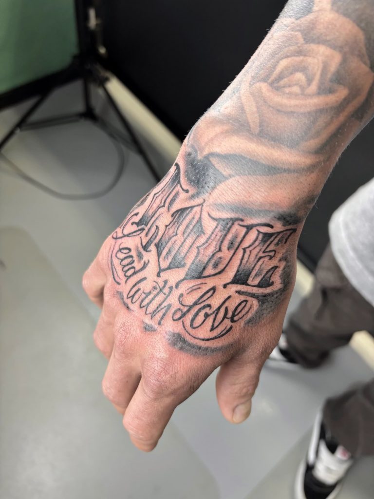 Color For Sinners – Tätowierstudio in Ulm – Lead with Love